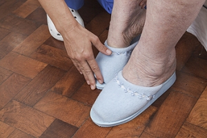 Lending a Hand to Care for Feet in the Elderly